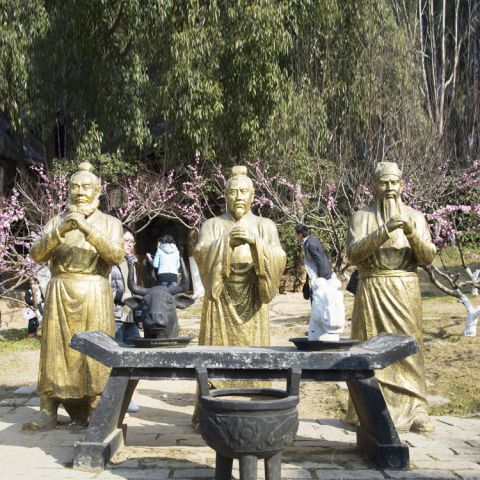 刘关张结义雕塑-玻璃钢仿铜三国人物情景雕塑