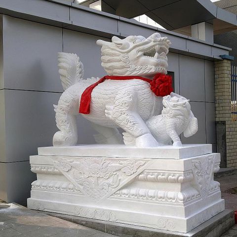 汉白玉石雕刻麒麟-大门神兽动物雕塑