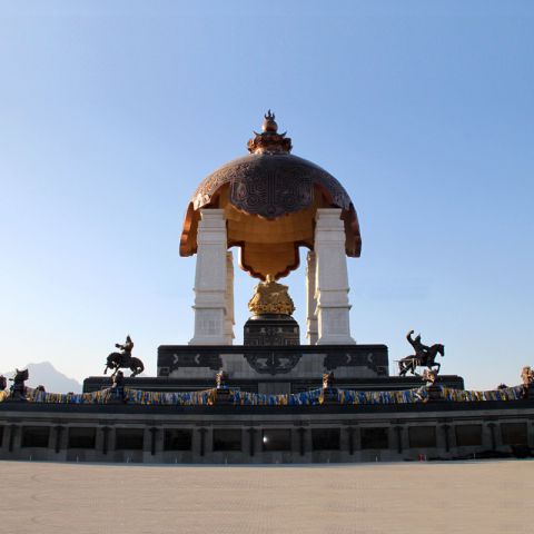 成吉思汗铜雕像-蒙古景区广场大型可汗雕塑群