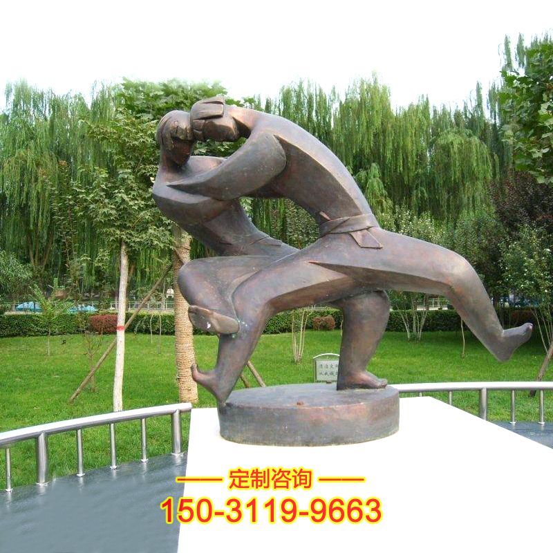 摔跤人物铜雕-公园抽象铸铜体育人物景观龙8官网