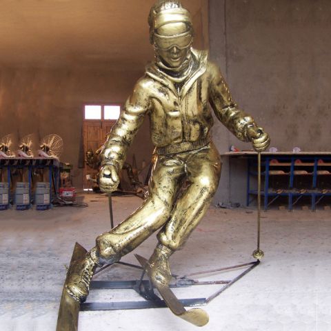 滑雪人物铜雕-黄铜铸造运动人物雕塑