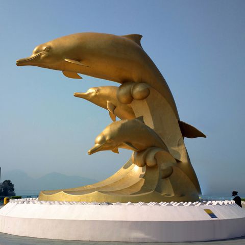 漆金海豚景观雕塑-景区公园广场海洋动物鎏金铜雕