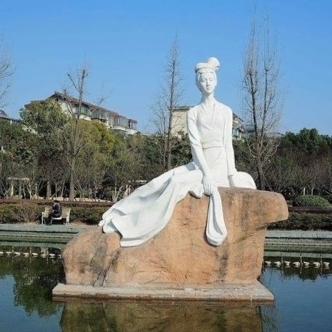 汉白玉西施浣纱石雕像-景区水景古代美女雕像