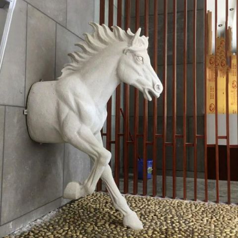创意仿真马头雕塑-宾馆酒店玻璃钢穿墙马儿室内美陈雕塑
