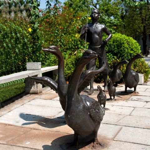 赶鸭子(鹅)的人-城市公园园林情景铜雕