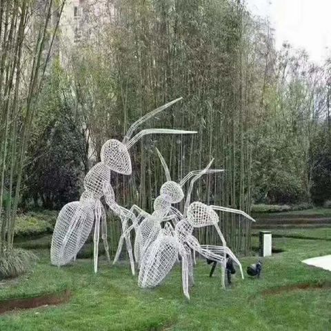 不锈钢镂空蚂蚁-公园园林铁艺网格小动物雕塑