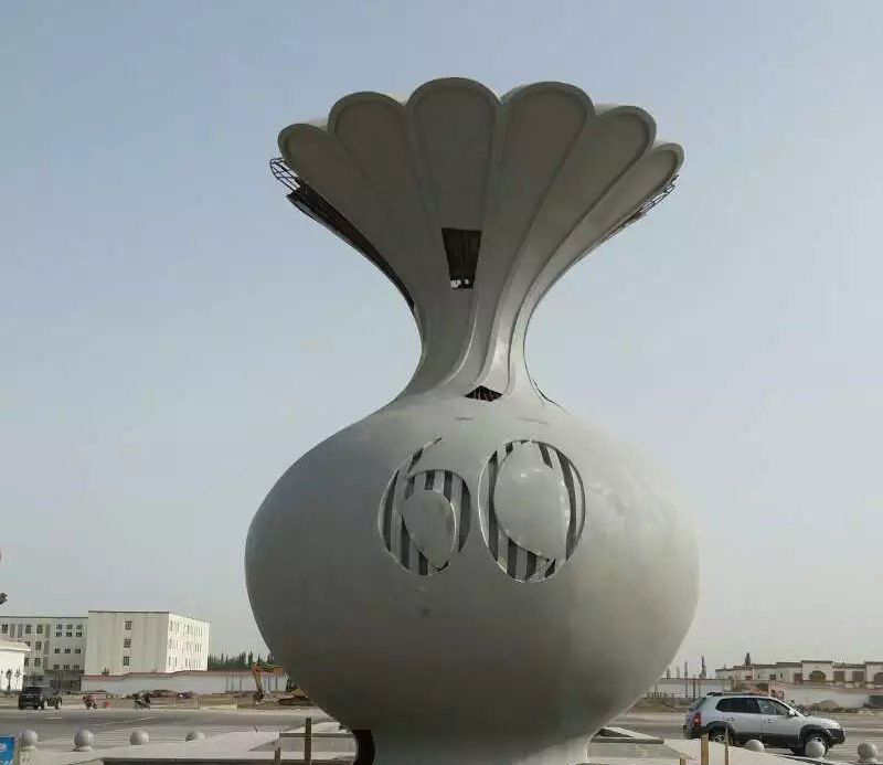 花瓶不锈钢雕塑图片