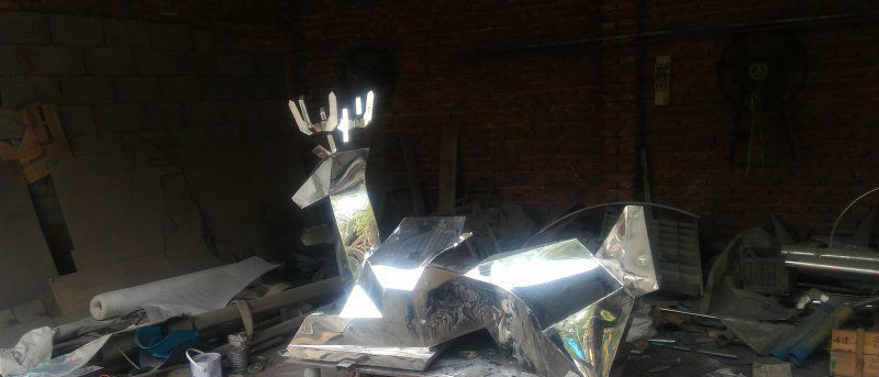 公园不锈钢抽象鹿动物雕塑图片
