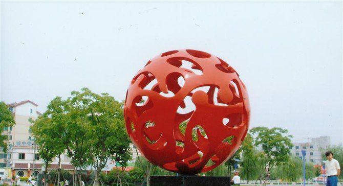 广场不锈钢镂空球景观雕塑图片