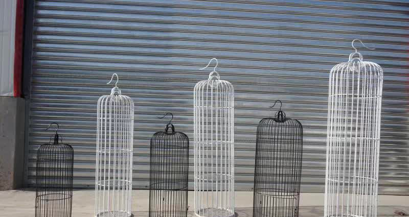 不锈钢镂空鸟笼雕塑图片