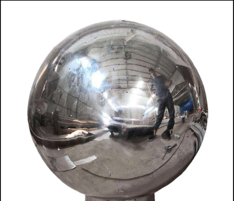 不锈钢镜面圆球雕塑图片