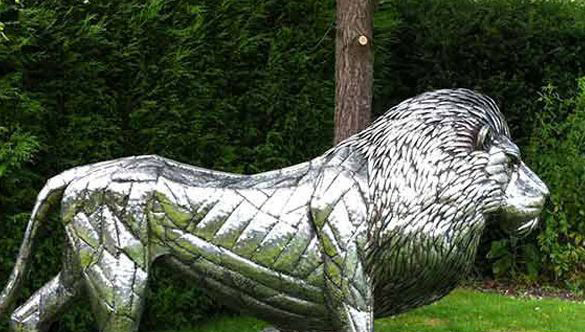 不锈钢狮子动物雕塑图片