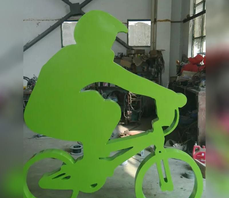 不锈钢运动骑自行车雕塑图片