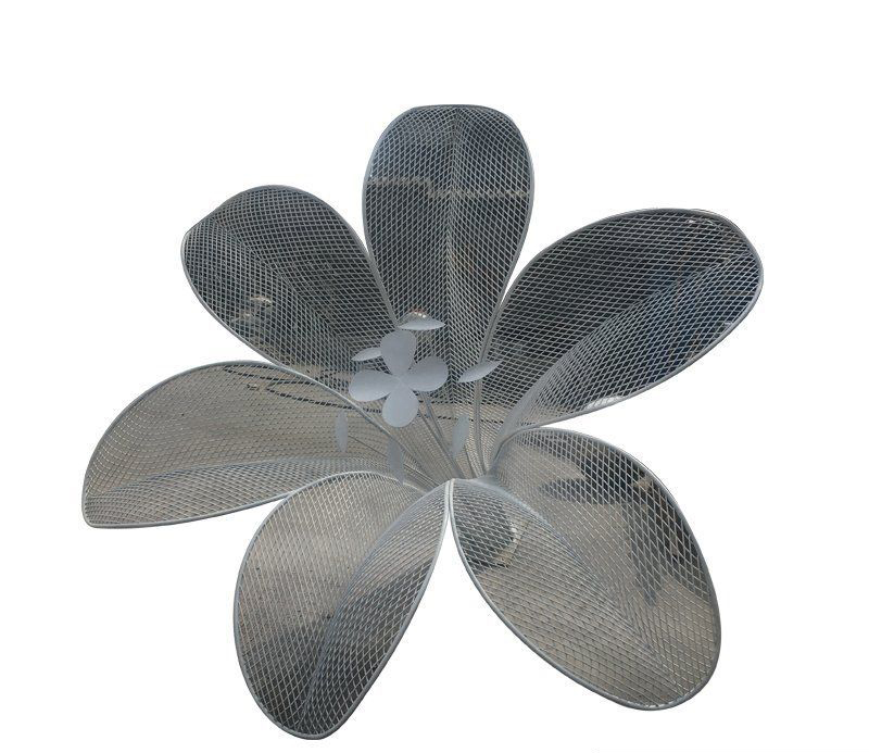 不锈钢镂空花朵雕塑图片