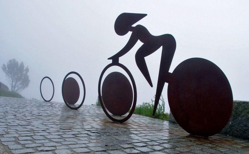不锈钢公园抽象骑自行车女孩人物雕塑图片