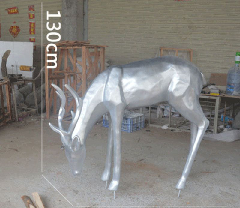 不锈钢低头抽象鹿雕塑图片