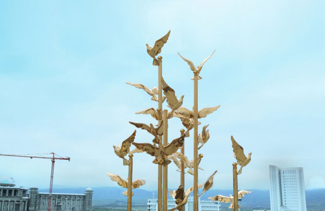 不锈钢鸽子广场景观雕塑图片