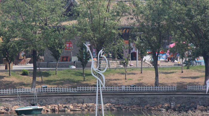 公园不锈钢抽象动物仙鹤雕塑图片