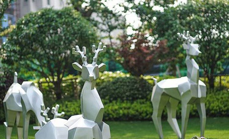 不锈钢小鹿抽象动物雕塑图片