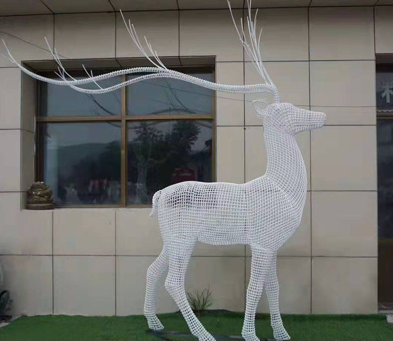 公园不锈钢编织镂空鹿雕塑图片