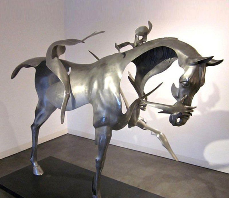 不锈钢抽象骑马人物雕塑图片