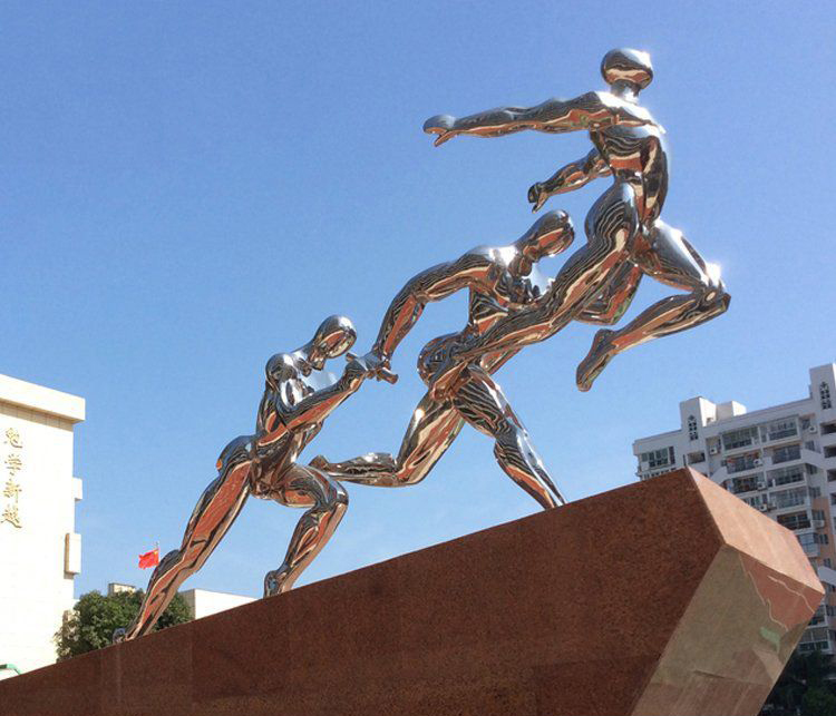 不锈钢跑步跳远人物雕塑图片