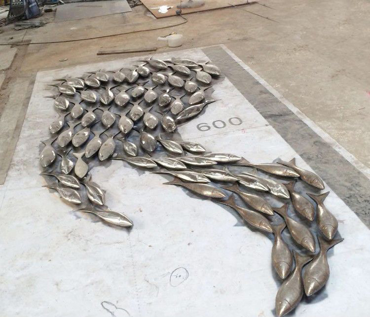 公园不锈钢动物鱼群雕塑图片