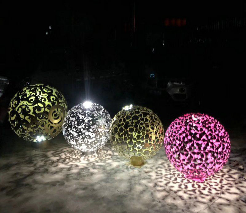 彩色不锈钢灯光效果镂空球雕塑图片
