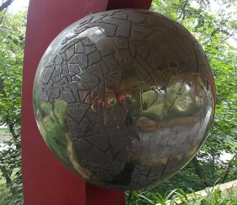 公园不锈钢金属球景观雕塑图片