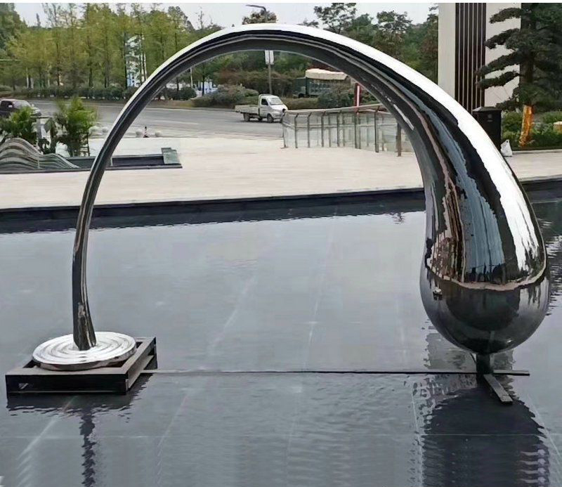 不锈钢抽象镜面水滴雕塑图片