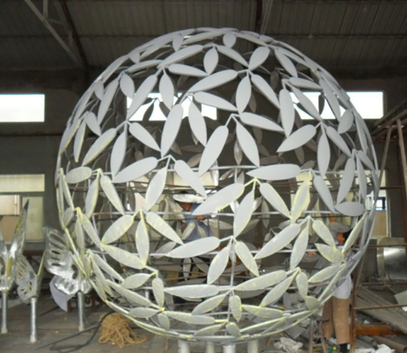 不锈钢球形抽象雕塑图片