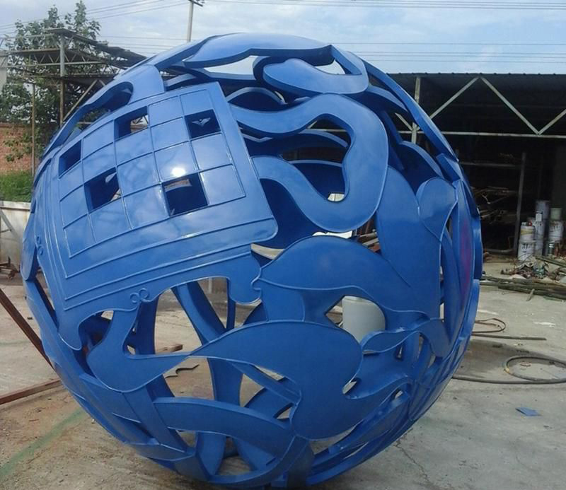 不锈钢蓝色镂空球雕塑图片