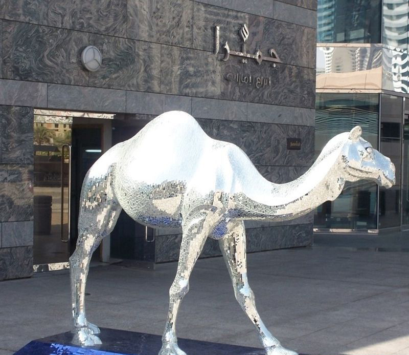 不锈钢骆驼雕塑图片