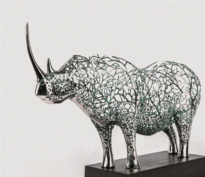 不锈钢抽象镂空编织犀牛雕塑图片