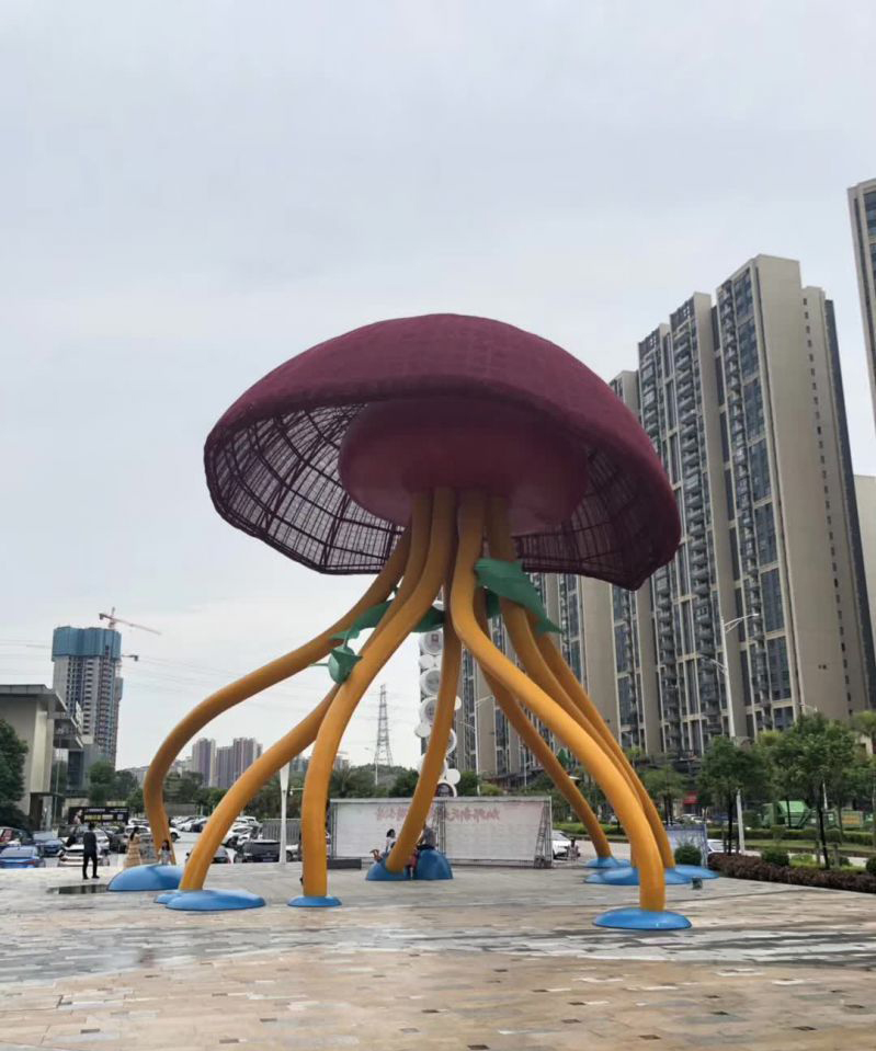 城市不锈钢蘑菇景观雕塑图片