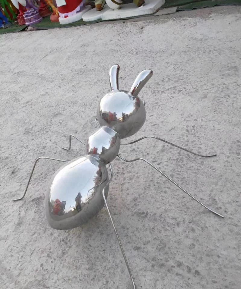 不锈钢镜面蚂蚁雕塑图片