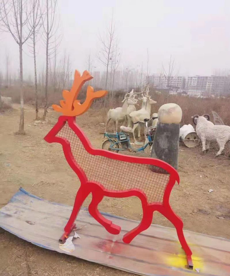 不锈钢城市镂空鹿雕塑图片
