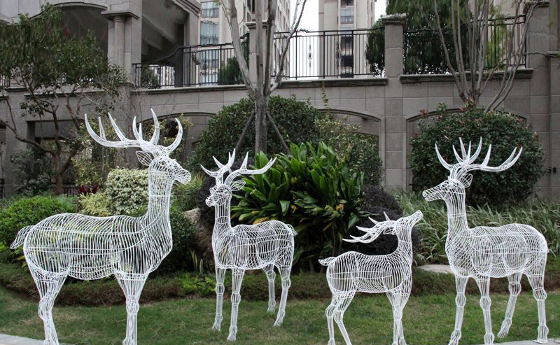 不锈钢镂空鹿别墅景观雕塑图片