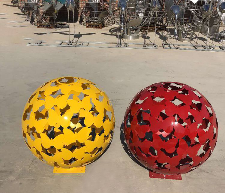 不锈钢镂空球雕塑图片
