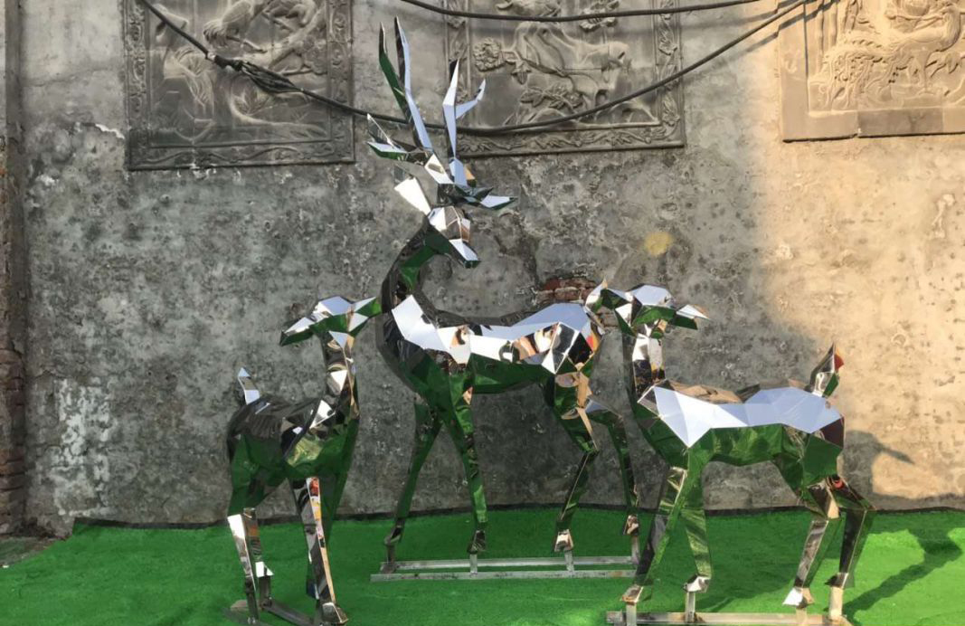 不锈钢镜面园林小鹿动物雕塑图片