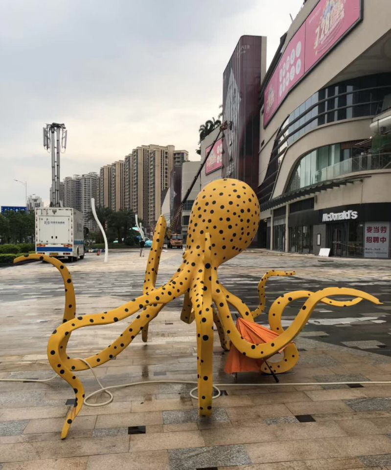不锈钢城市章鱼造型雕塑图片
