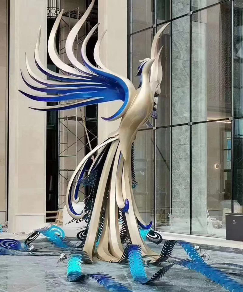 不锈钢抽象飞翔凤凰雕塑图片