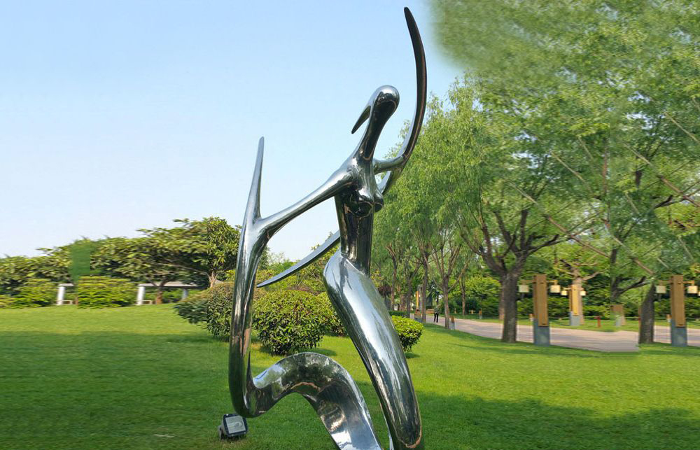 不锈钢抽象美女公园雕塑图片