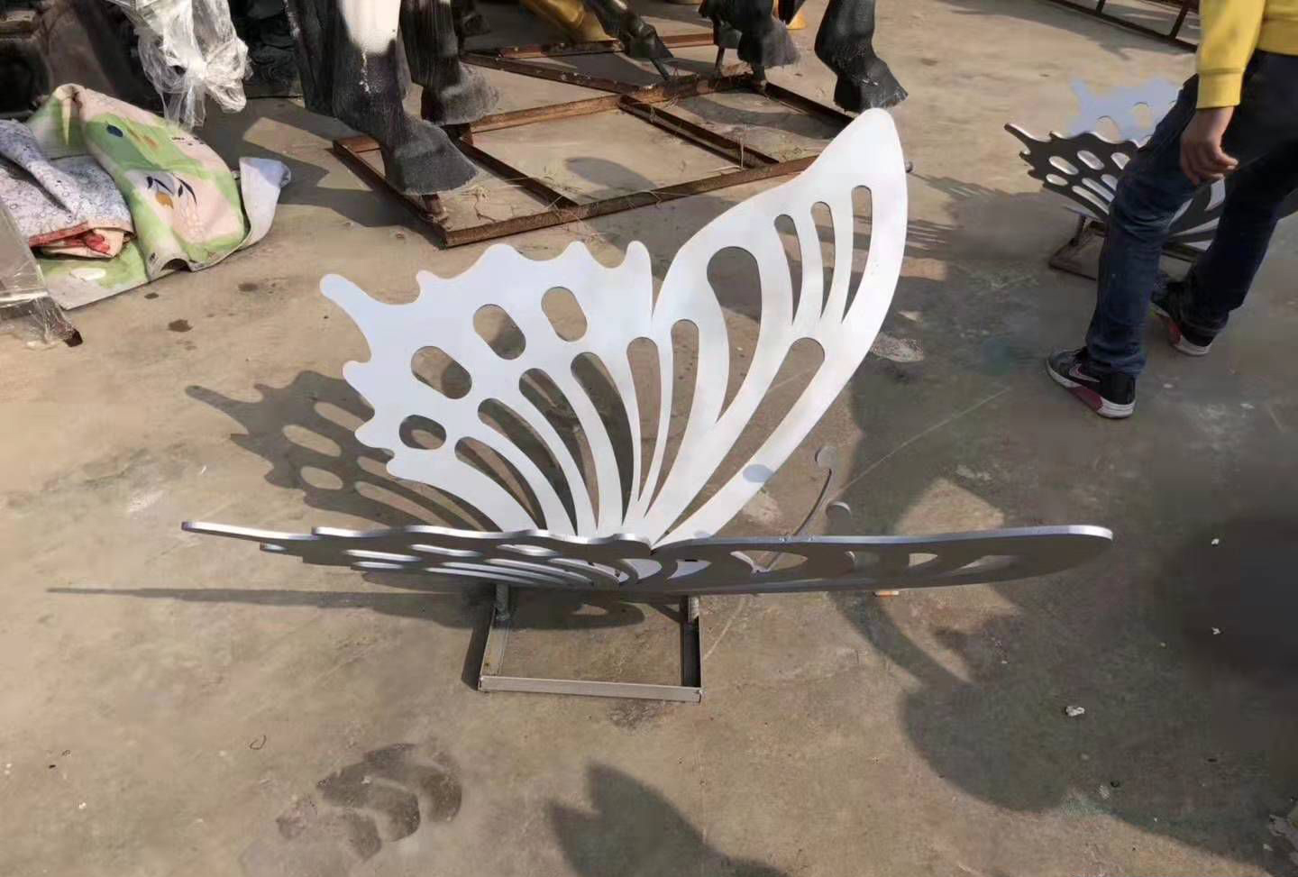 不锈钢蝴蝶雕塑园林公园装饰摆件 图片