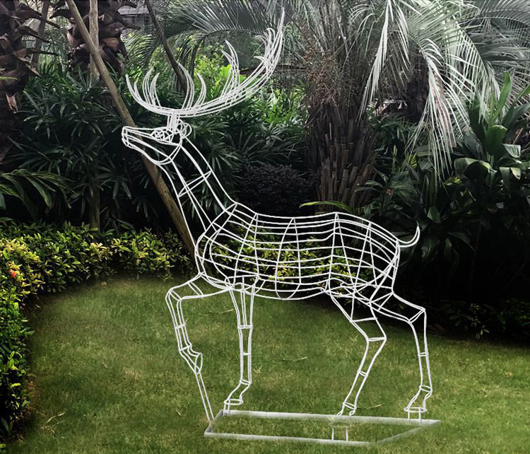 不锈钢镂空鹿雕塑图片