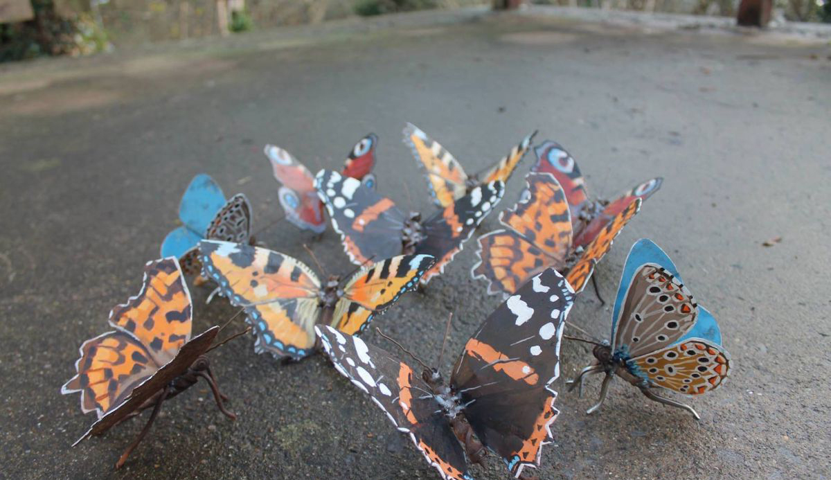 不锈钢彩色蝴蝶园林景观雕塑图片