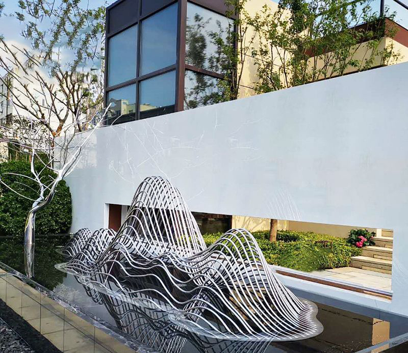 不锈钢镂空假山雕塑图片