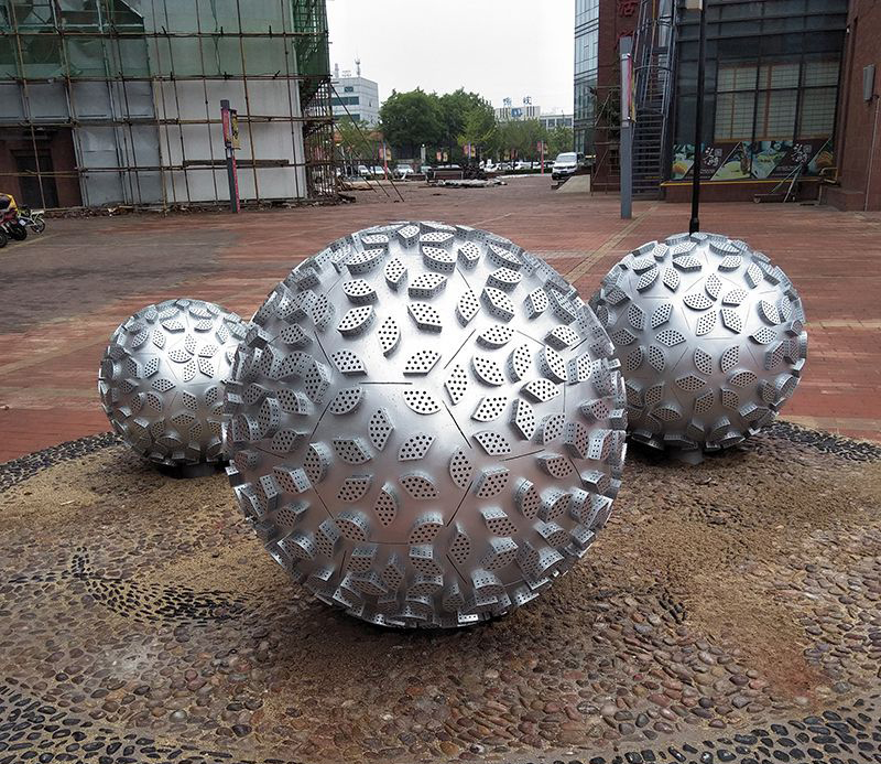 不锈钢商场景观球形雕塑图片