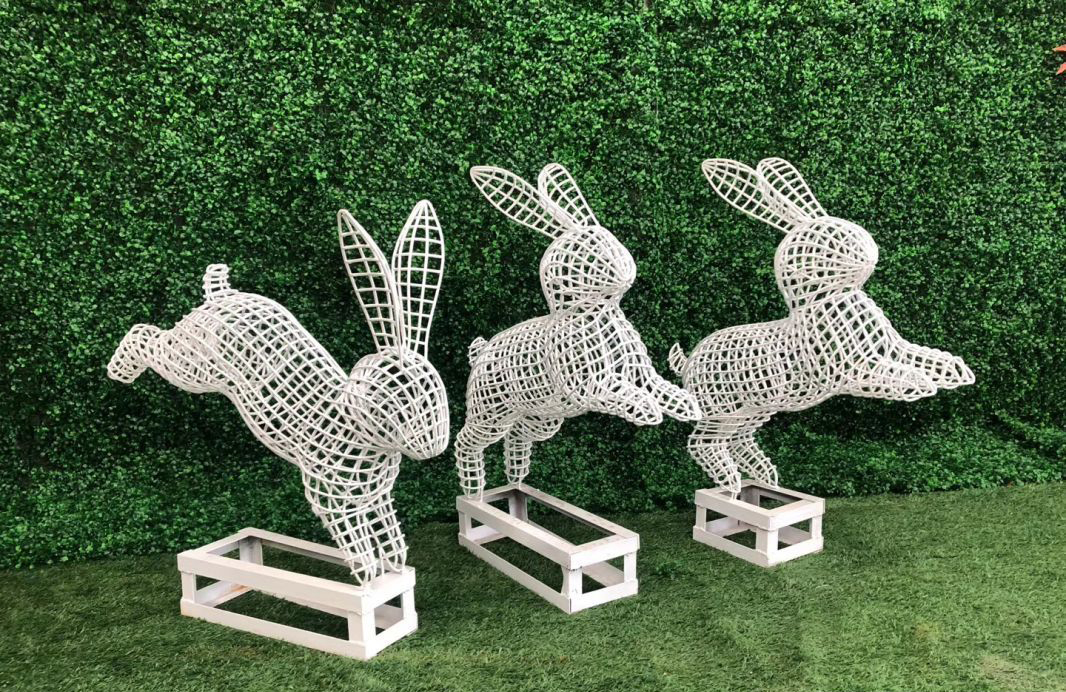 不锈钢镂空兔子雕塑公园动物雕塑图片