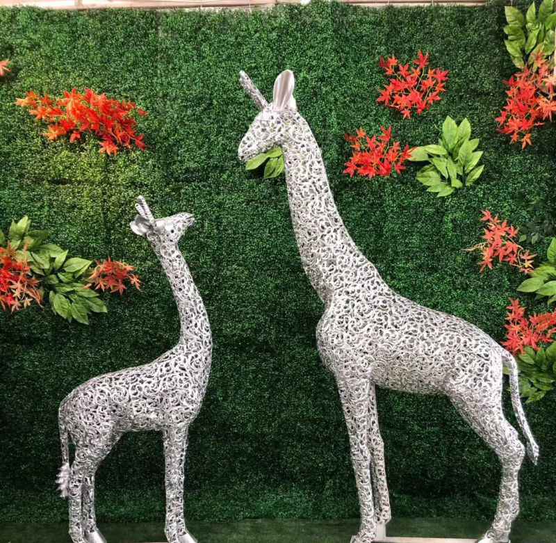 不锈钢镂空长颈鹿雕塑图片